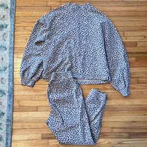 Abercrombie & Fitch soft af collection leopard/cheetah print sweat suit